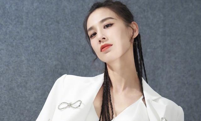 张含韵|《乘风破浪》淘汰名单,大牌全部晋级,网友黄圣依凭什么留下