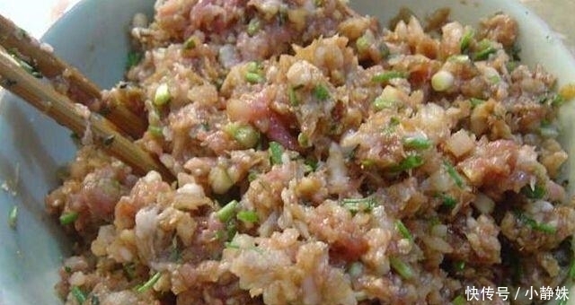  入开水中煮|馄饨馅怎么调才好吃 六大馄饨做法简单易学又美味