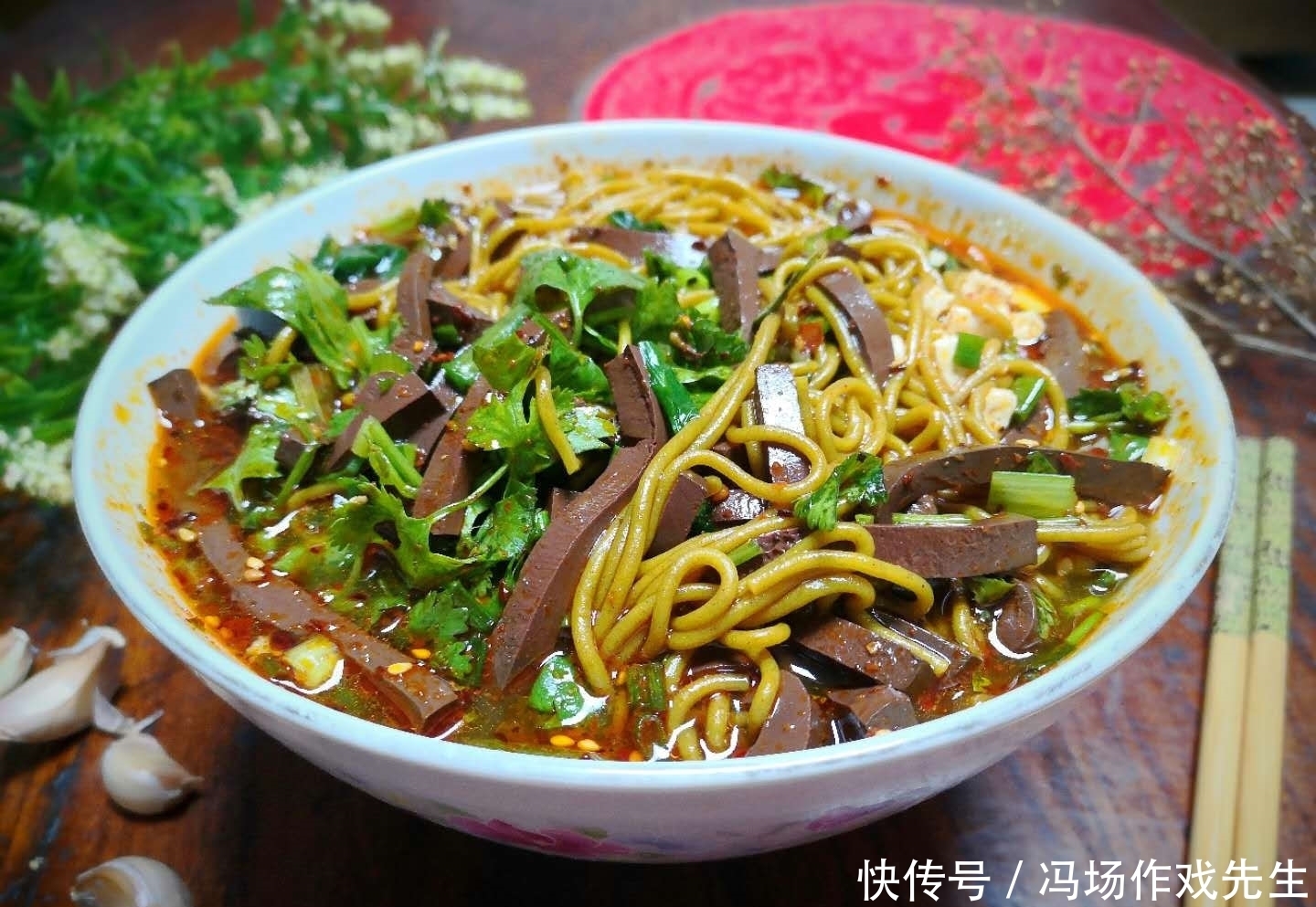 营养|天凉了,就爱吃这饭,10分钟做好,一碗下肚又香又饱,营养好消化