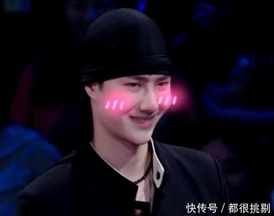  水舞台表演|这就是街舞王一博水舞台上演湿身胸震，带伤上阵，表演依旧完美