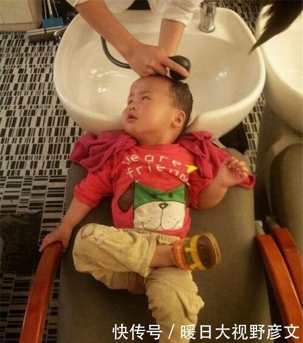 GIF|爆笑GIF: 大哥, 你们公司还缺程序员吗? 不知道俺现在去学, 还来得急不?