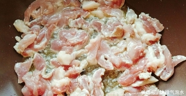 小炒|节约懒人的食物,教你如何做青椒小炒肉,经常吃它不发胖!