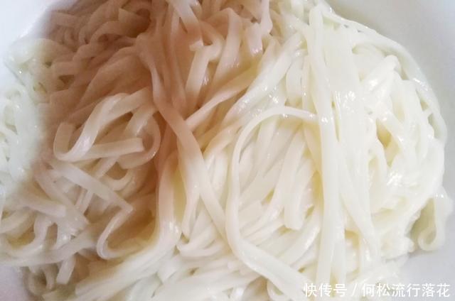 做出|10块钱成本做出一家三口的快餐，网友说太会过了，香味浓郁炒面