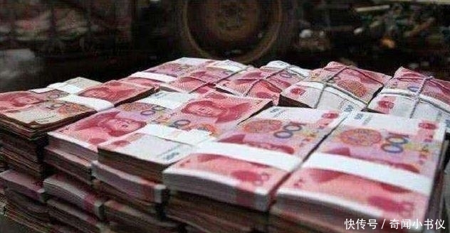 城里|清洁工大爷拾金不昧, 失主四处宣传大爷美德, 殊不知害了大爷一家