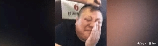 胖男子|高铁再现“霸座男”被乘客揍哭:这回你起不起来?