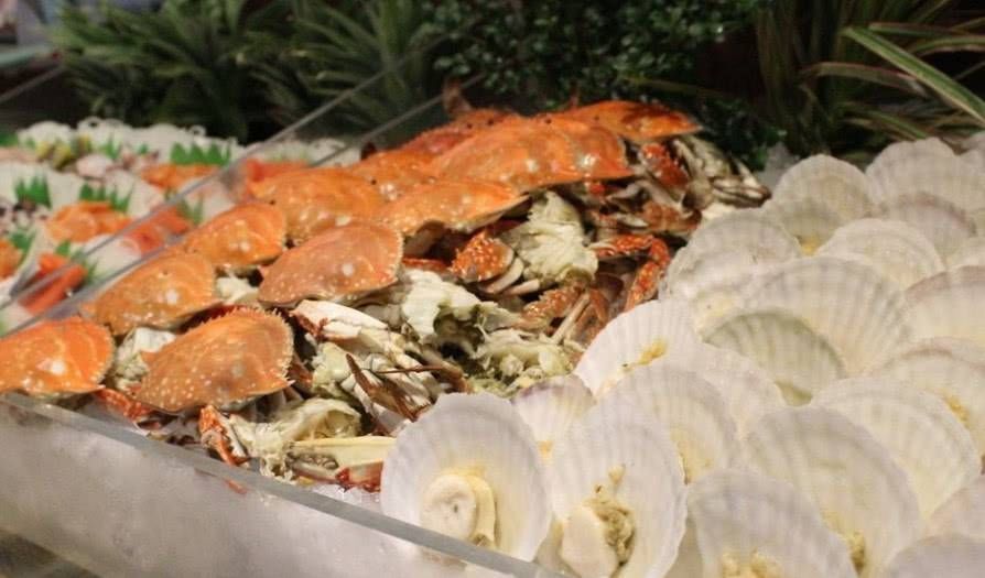 自助餐|实拍150元一位的海鲜自助餐,光鲍鱼就吃了40个了