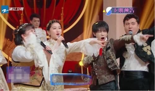 避嫌|《王牌5》节目组主动“避嫌”,节目开场时,王牌家族的站姿引争议