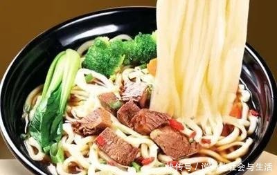 王磊|王磊怀念母亲做的那一碗手擀面