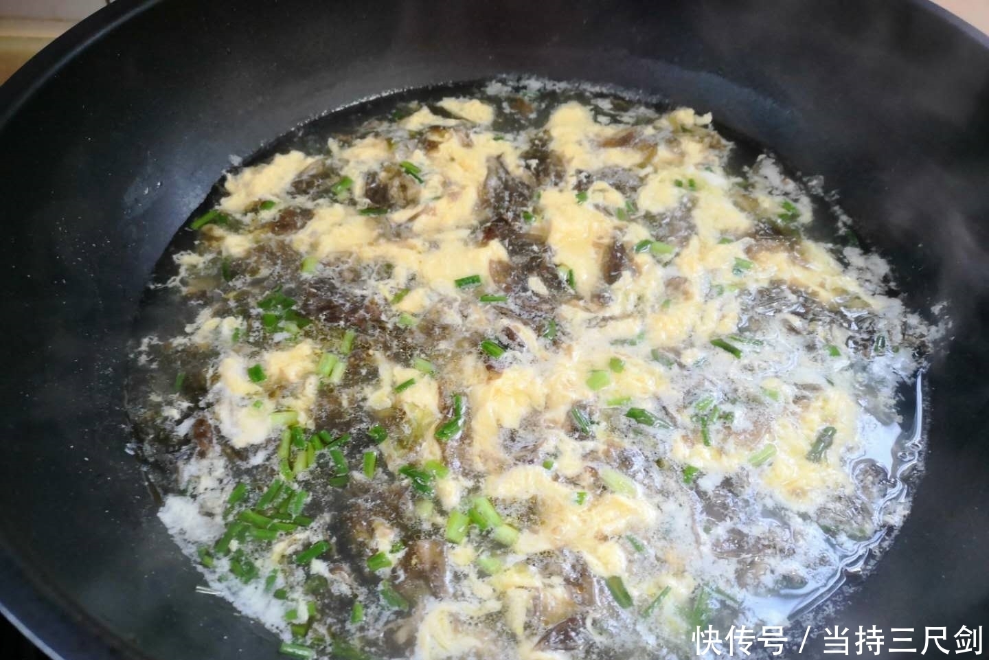 朋友圈|晚餐老公做了2菜一汤,成本没超20元,晒朋友圈,朋友:太寒酸了