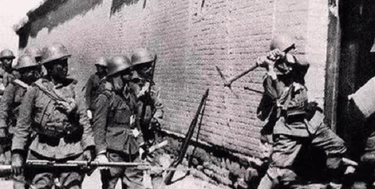 中国|“鬼子进村”其实是这样的,战地记者用相机将真相记录了下来