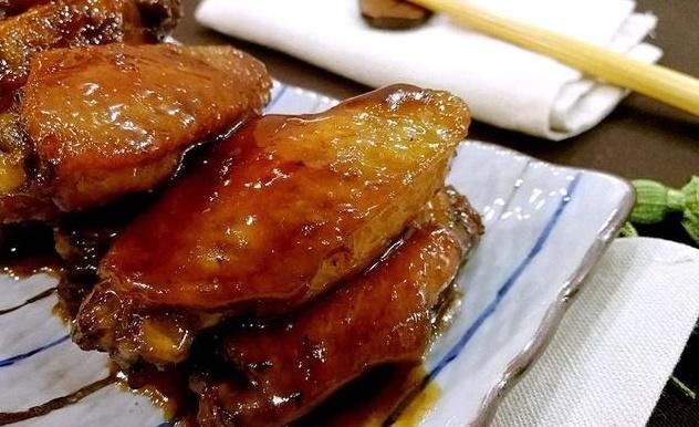 鸡翅口感是不一样|做可乐鸡翅,该用可口可乐还是百事可乐10人做9人错,你知道吗