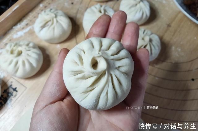酱肉|教你在家做酱肉包,发面调馅详细做法分享,咸香好吃,三分钟学会