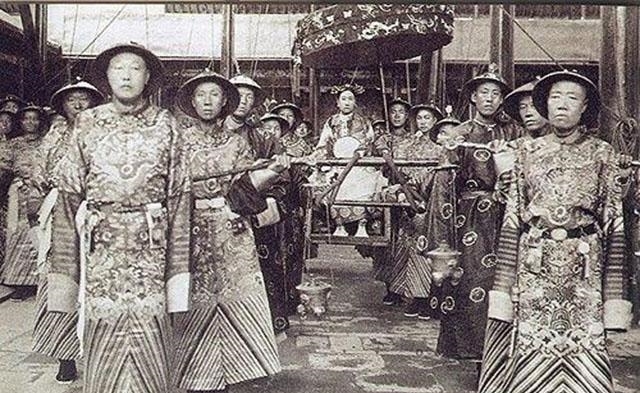 太监|清朝末位太监自述：痛苦的不是伺候主子，而是要在鞋里放苍耳