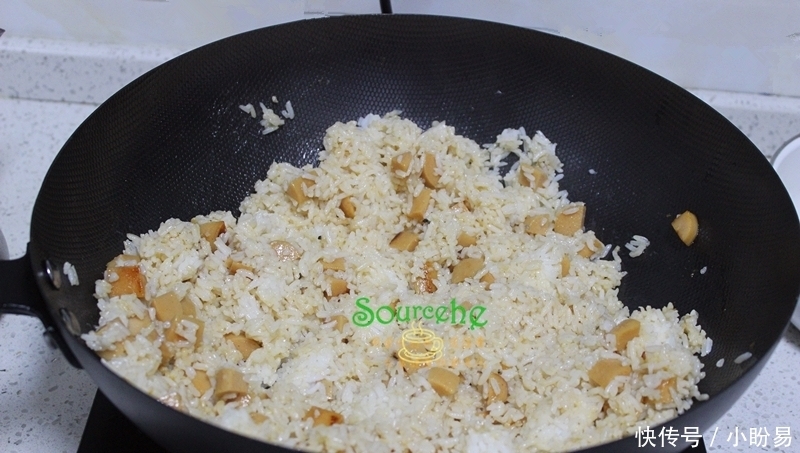 炒饭|儿子最爱吃的炒饭,只需3种食材5分钟出锅,粒粒分明,出奇美味