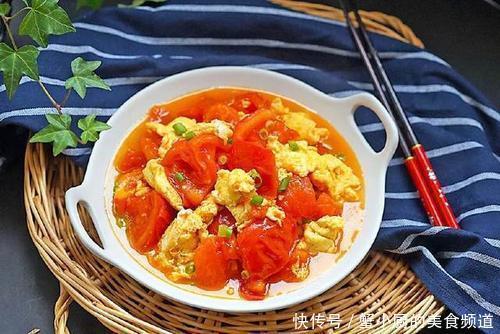 炒出汤汁|西红柿炒鸡蛋，先炒西红柿就错了，难怪不好吃，大厨：这样做才对