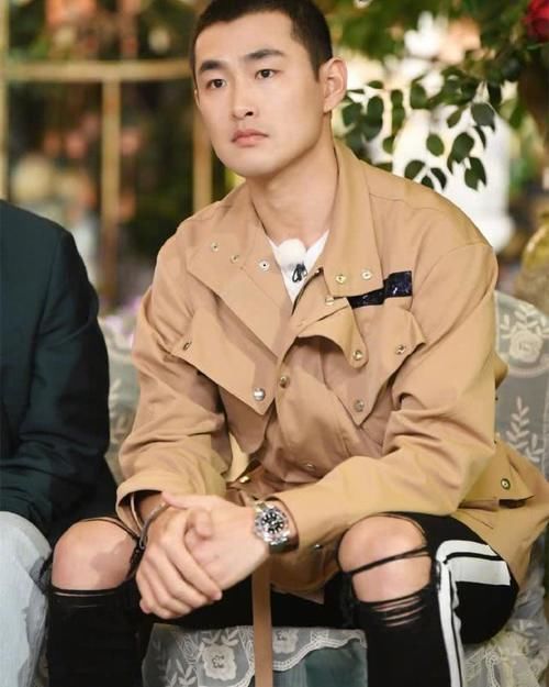  MC|《奔跑吧》MC再度大换血，又换了3位常驻嘉宾，蔡徐坤或将加盟