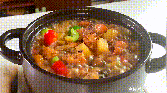 切成|在家自制特色小吃黄焖鸡,肉质鲜嫩,爽口开胃,3碗米饭不够吃