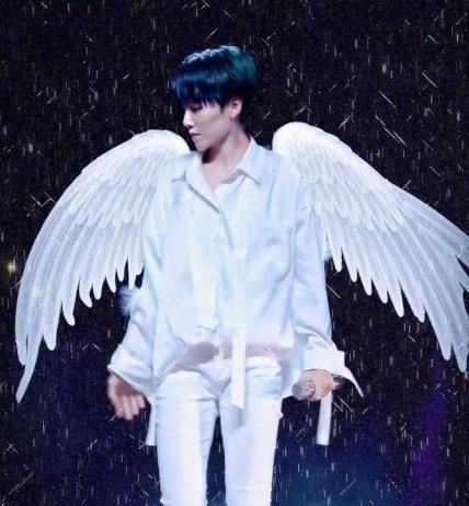  表情|虞书欣练习赛输给赵小棠后，她的表情成亮点，值得练习生参考