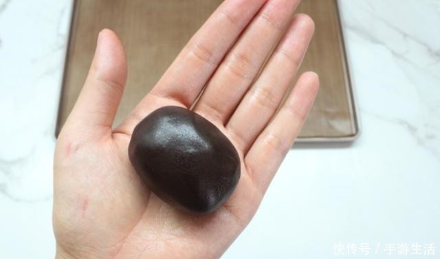 巧克力桃山|这种月饼创意满分,但减肥人士看看就行了,咬一口就胖5斤!