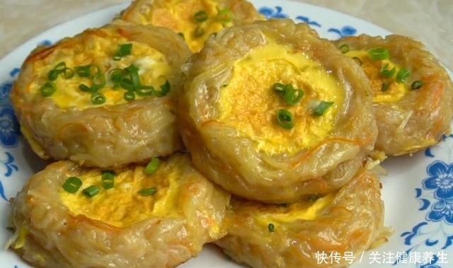 鸡蛋|土豆和鸡蛋这样做太香了,不炒也不炖,少油健康又营养,孩子爱吃