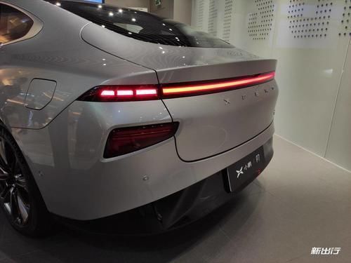 新能源汽车|买一辆概念车是什么感觉小鹏P7简单上手体验