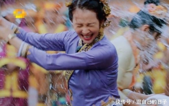  仙女|仙女变凡人只需＂一盆水＂，妻子们参加泼水节，美不美一眼分辨