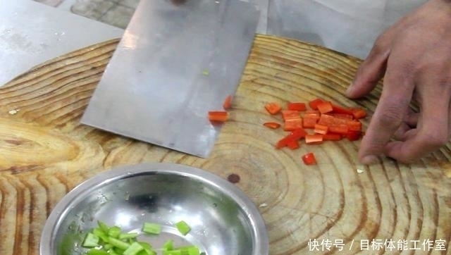 做法|“醋泡花生”用陈醋还是香醋很多人不懂,饭店大厨教你正确做法