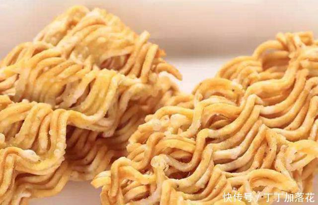 辣条|4种小学生的“土豪零食”,你读书时若吃过3种就是王者!