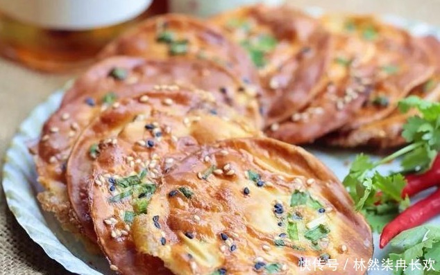 薄脆|饺子皮学会做成小零食,喷香薄脆,花钱不多,比麻花油条还好吃