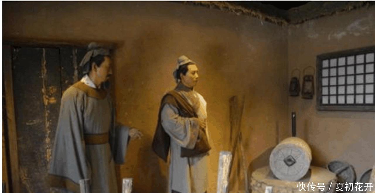 女儿|小偷去寡妇家偷东西, 寡妇对女儿说了三个子, 第二天小偷送钱上门！