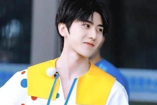 郭麒麟跟蔡|跑男杀青照曝光,无意透露下季嘉宾阵容,郭麒麟蔡徐坤将无缘参加