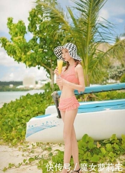 个性|个性时尚彰显不同品味,性感的比基尼泳衣小姐姐!