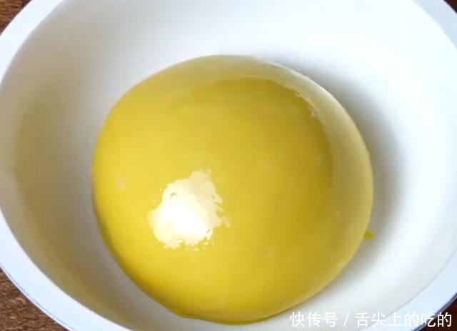  面粉|1斤面粉加4个鸡蛋，你最想不到的做法，比馒头简单，比馅饼好吃