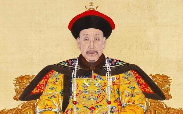 发红包|清朝的皇帝吃年夜饭真潮流,也有“春晚”、“发红包”等节目