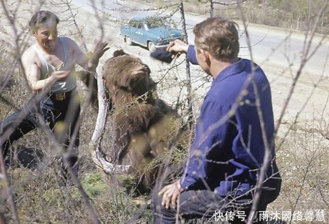 惬意|苏联青年男女罕见彩色老照片：都非常热爱运动，生活也十分惬意