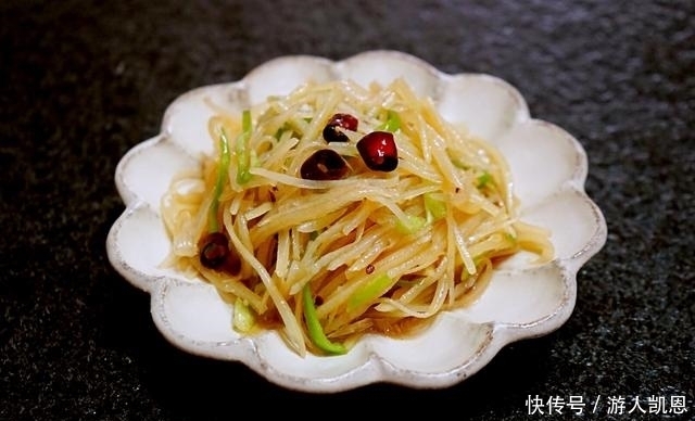 a1705|炒土豆丝虽然简单,这几个烹饪误区,不少人犯过,不爽脆