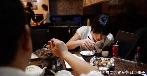 妈妈|养了20年的儿子,打工回来却成了“女儿”,妈妈希望她能早日嫁人