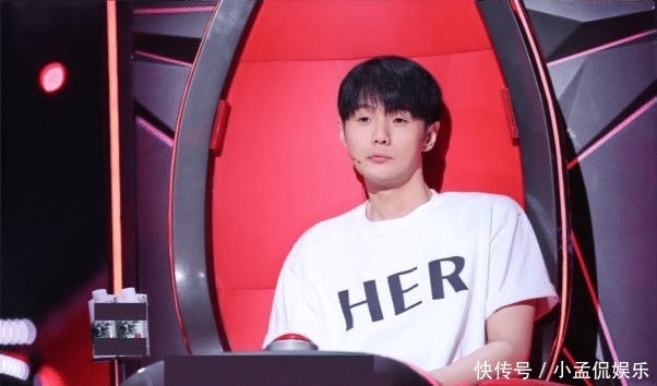 导师阵容|《好声音》李健抛梗没人接,李宇春格格不入,网友集体想念他!