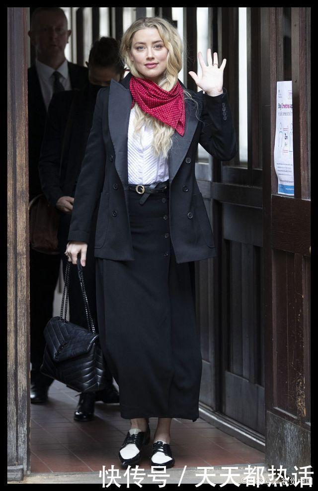 尼德|约翰·尼德普西装革履像个雅痞绅士,艾梅柏·希尔德精致造型太迷人