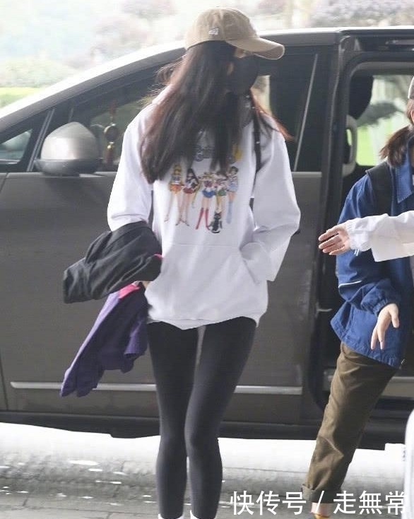 搭配|种草4款黑色裤装!拉高海拔还得靠这些小心机,逛街就像走T台