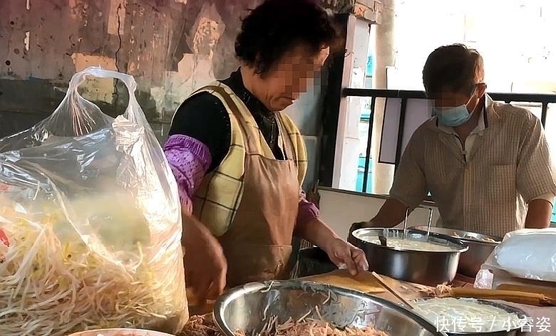 早餐|怪大娘卖“人气”早餐,人均10元随你吃,食客她就不卖给小学生
