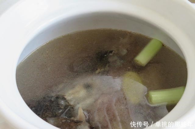 上火|秋季我家最受欢迎的汤,暖胃益智补钙,味道鲜美不上火,常喝