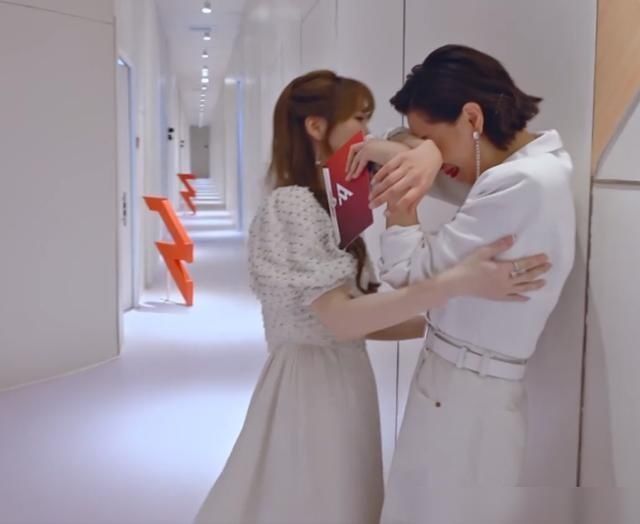 万茜|《乘风破浪的姐姐》首轮淘汰6人,万茜“秒变脸”看懵金莎