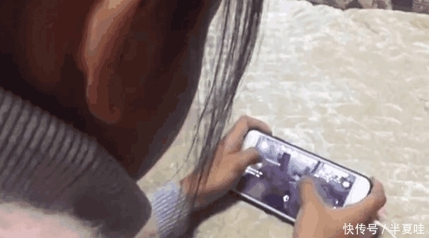 贫困家庭|女儿玩游戏花光母亲2万, 记者发现她家是贫困家庭, 小女孩: 2万是小钱