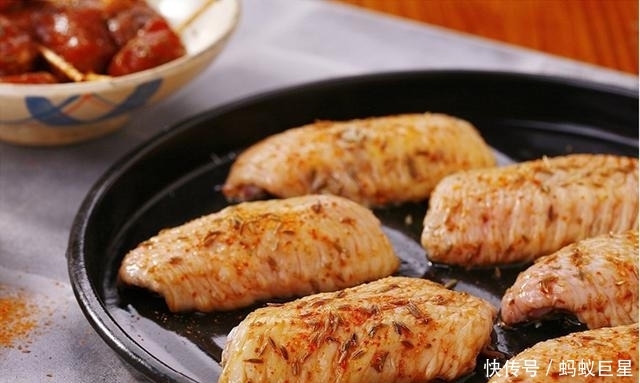 技巧|这样煎鸡翅,皮脆肉嫩无腥味!大厨教你7大技巧,煎出完美鸡翅!