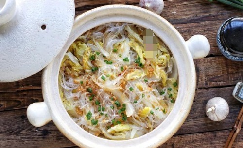 腊肉|没有比这更馋人的砂锅菜了,不加一滴水,焖一锅,给龙虾都不换