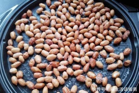 放油|油炸花生米,别只会放油,多加1点技巧,花生米香酥脆不返潮