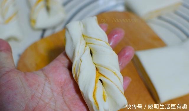 发酵|教你蒸花卷的简单方法,一次发酵省时又省力,早上加热就能吃