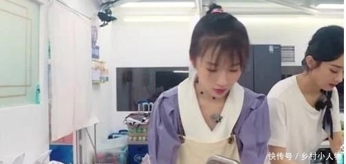 综艺节目|李浩菲吃完饭忙着刷碗,谁注意赵丽颖去干嘛了?差异太明显