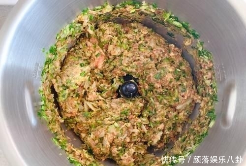 猪肉|黑猪肉卷心菜水饺
